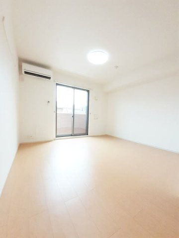 ベルメゾン日の出町の内装