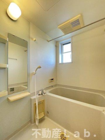 レジデンスさくらⅡの浴室|※同型タイプ(棟違いのお部屋)のお写真です。