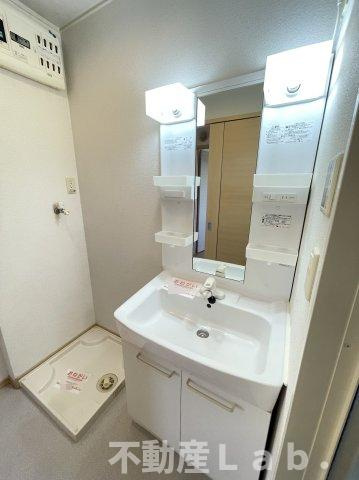 レジデンスさくらⅡの洗面所|※同型タイプ(棟違いのお部屋)のお写真です。