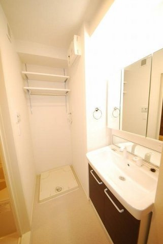 シャンゼリゼの洗面所