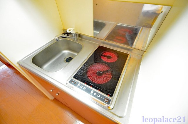 レオパレスかすみのキッチン|設備・仕様は号室により異なる為、現況を優先致します。