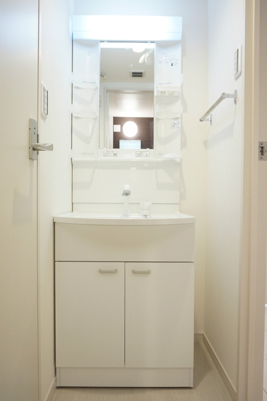 リブリ・稲毛海岸の洗面所|明るい洗面所です