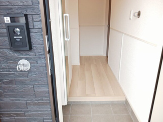 【玄関】 | アヴニール・ヒルズⅣ | 毎日通る玄関はこちらです