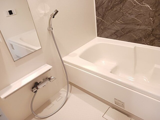 【浴室】 | アヴニール・ヒルズⅣ | ゆったり過ごせるお風呂です