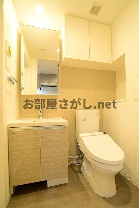 グランドコンシェルジュ池袋本町イーストの洗面所|ゆったりとスペースのある洗面所