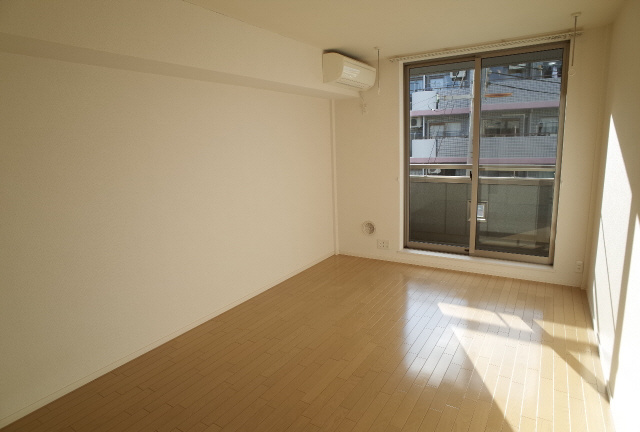 パトリア芦屋の居間・リビング