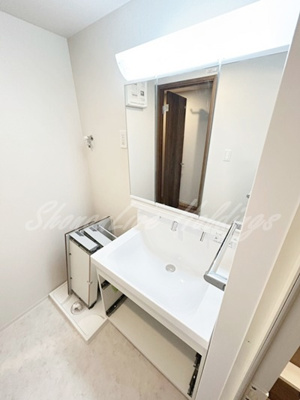 【洗面所】 | オリーブ湘南 | 明るい洗面所です