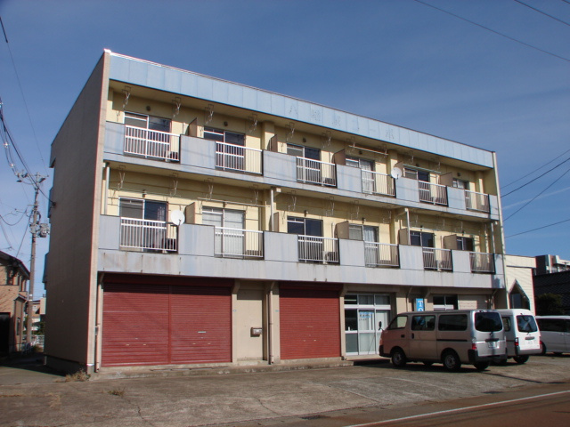 東コーポビルの外観