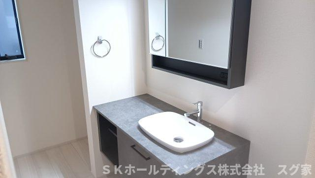 舞鶴市七日市２期２号棟の独立洗面台