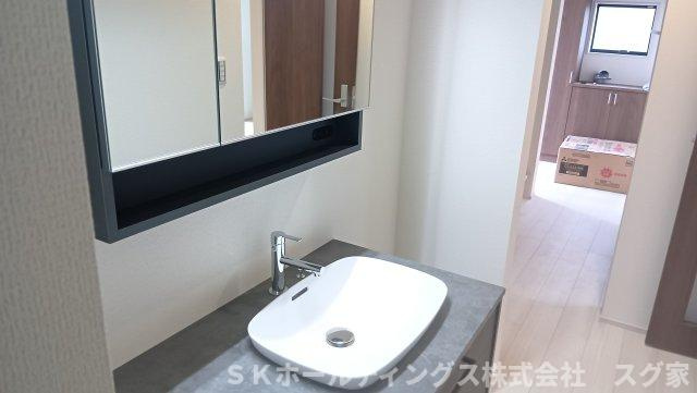 舞鶴市七日市２期２号棟の独立洗面台