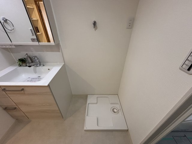 防水パン付きの洗濯機置き場です