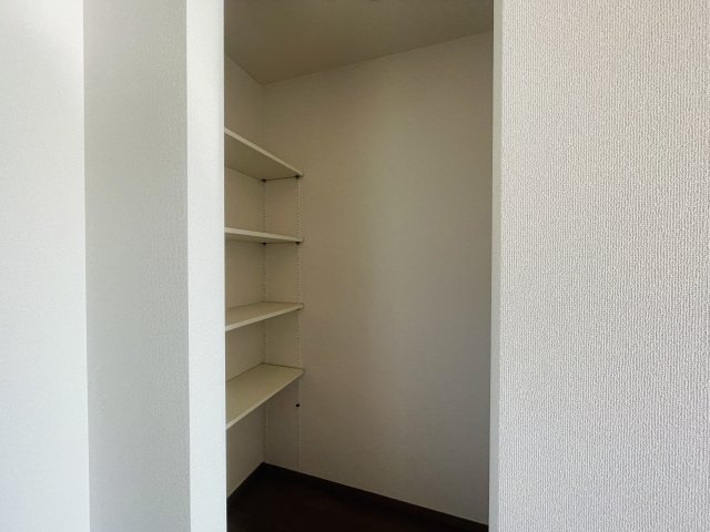 【収納】 | 児玉郡上里町第60期　ワイウッドコート　新築戸建　　全４区画　1号棟 | パントリー