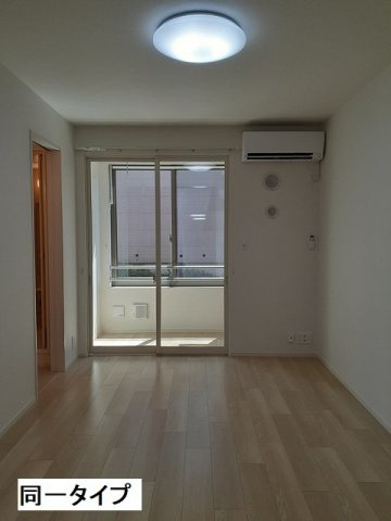 パークサイド　メゾンの居間・リビング