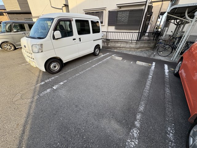 ソレイユ土山Ⅰの駐車場