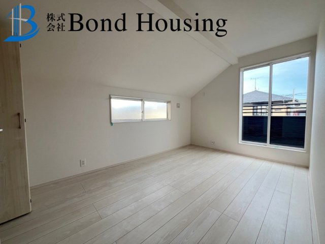 「土山駅徒歩8分」「長期優良住宅」西二見 限定1棟の洋室