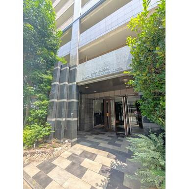 熊本市中央区南千反畑町の賃貸マンションのエントランス