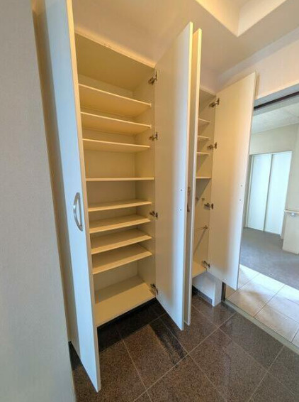 熊本市中央区南千反畑町の賃貸マンションの玄関