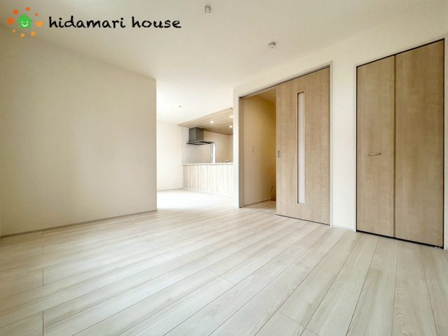 北区宮原町2丁目4期　新築戸建　ブルーミング01の前面道路含む現地写真