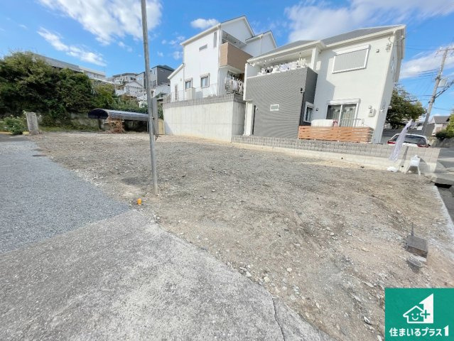 神戸市垂水区霞ケ丘　第3期　新築一戸建ての外観|周辺は落ち着いた街並みの住宅地！子育てがしやすい住環境です！まだ未完成ですが、現地でしかわからない事もございます。是非一度ご覧ください。