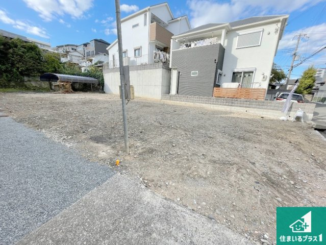 神戸市垂水区霞ケ丘　第3期　新築一戸建ての外観|周辺は落ち着いた街並みの住宅地！子育てがしやすい住環境です！まだ未完成ですが、現地でしかわからない事もございます。是非一度ご覧ください。