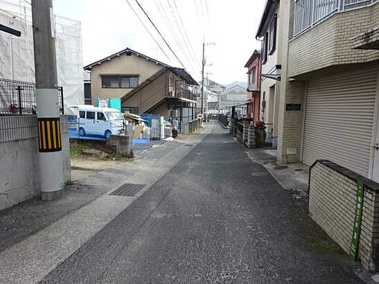 【前面道路含む現地写真】