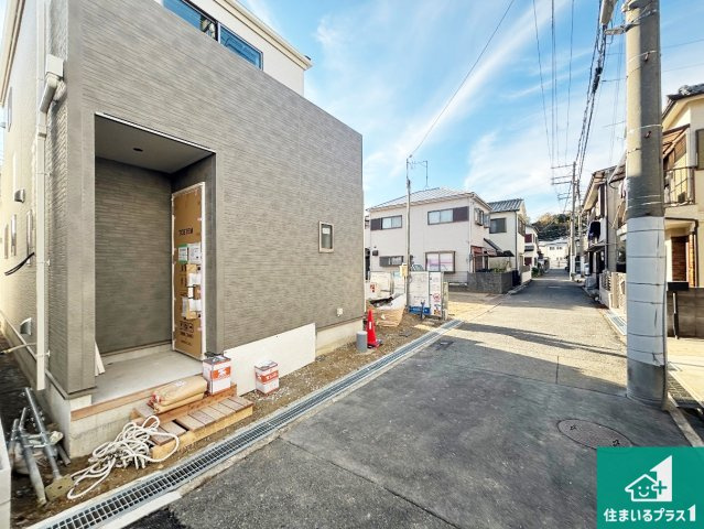 明石市朝霧町　第３期　新築一戸建ての前面道路含む現地写真|周辺は落ち着いた街並みの住宅地！子育てがしやすい住環境です！まだ未完成ですが、現地でしかわからない事もございます。是非一度ご覧ください。