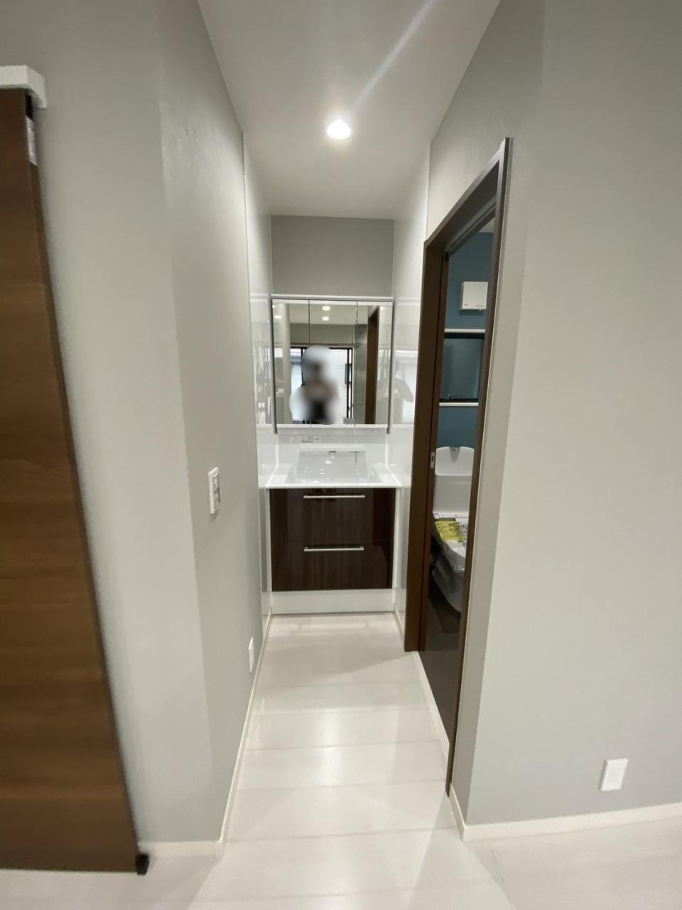 神田　中古戸建　（築浅物件）の独立洗面台|（建築当初の写真となります）