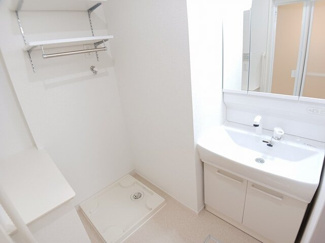 【洗面所】 | オフショアⅣ | スペースが確保できる洗面所です