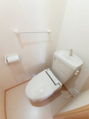 【トイレ】 | ソレイユ土山Ⅰ | 清潔感のあるトイレです