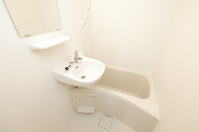 リブ亀有の浴室