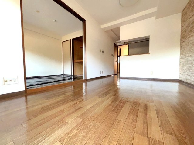 ハピネス岩田の居間・リビング