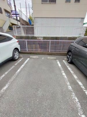 【駐車場】 | メゾン・フローラ