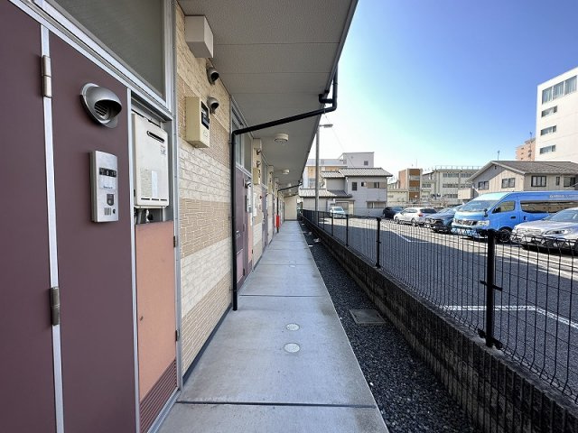 レオパレスコンフォートヒルズのその他|1階廊下