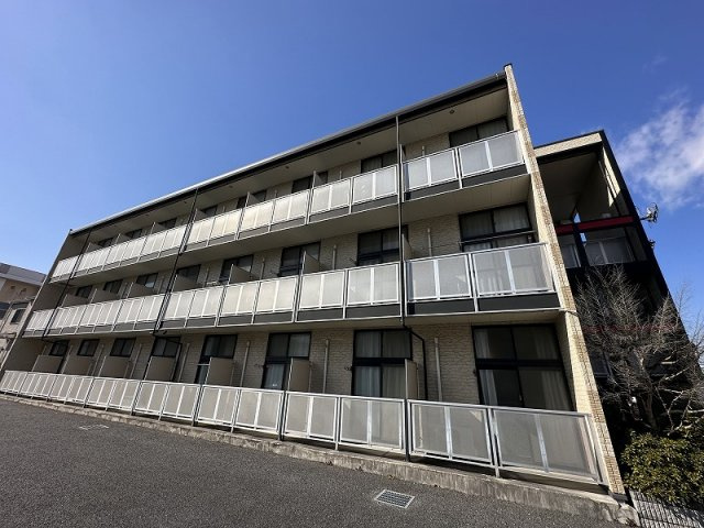 レオパレスコンフォートヒルズの外観|階段