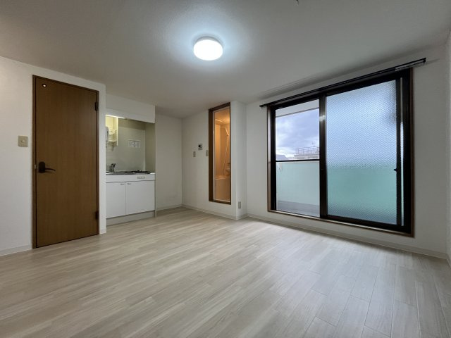 吹田市泉町２丁目の賃貸マンションの居間・リビング