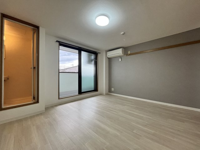 吹田市泉町２丁目の賃貸マンションの居間・リビング