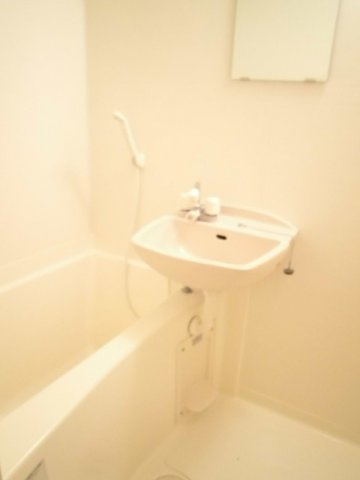 レオパレスセレージュの浴室