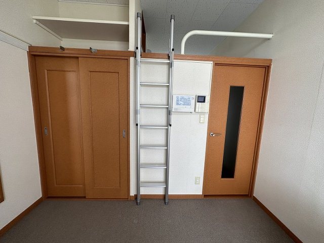 レオパレスポワールみゆきⅡの寝室|ロフト付きです。