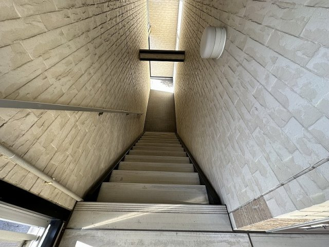 レオパレスヴィヴァルディのその他|階段