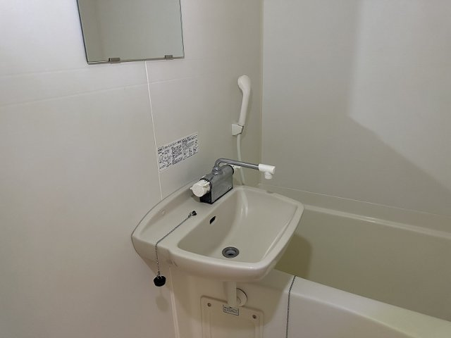 レオパレスヴィヴァルディの浴室|浴室混合水栓設置済みです