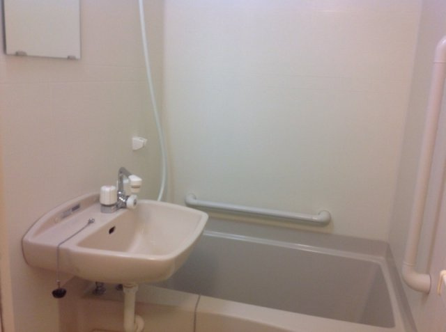 レオパレスリトルワールド　Ⅲの浴室