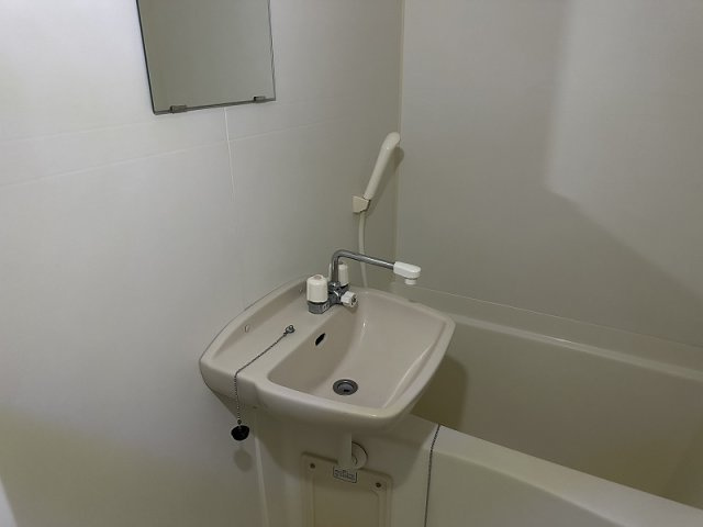 レオパレスＹｏｕｔｈＶｉｌｌａの浴室