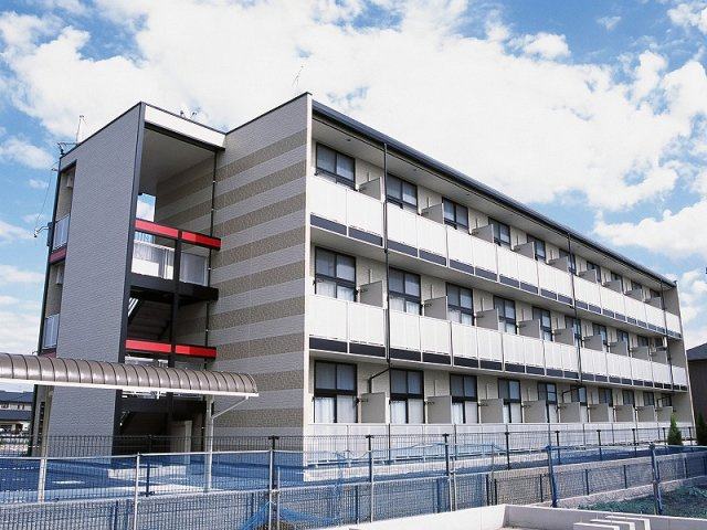 レオパレスカルーナの外観