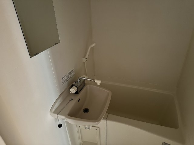 レオパレスカルーナの浴室