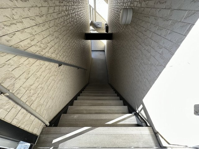 レオパレスカトレアⅡのその他|階段