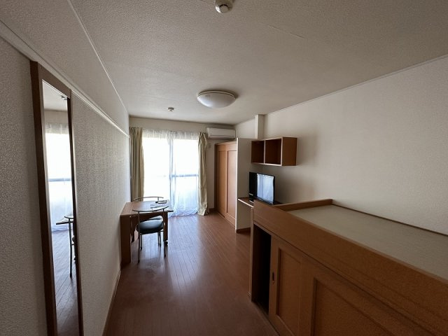 レオパレスカトレアⅡの居間・リビング