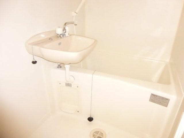 レオパレスカトレアⅡの浴室