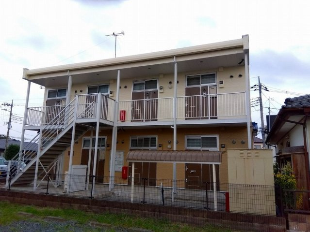 レオパレス横田新町の外観