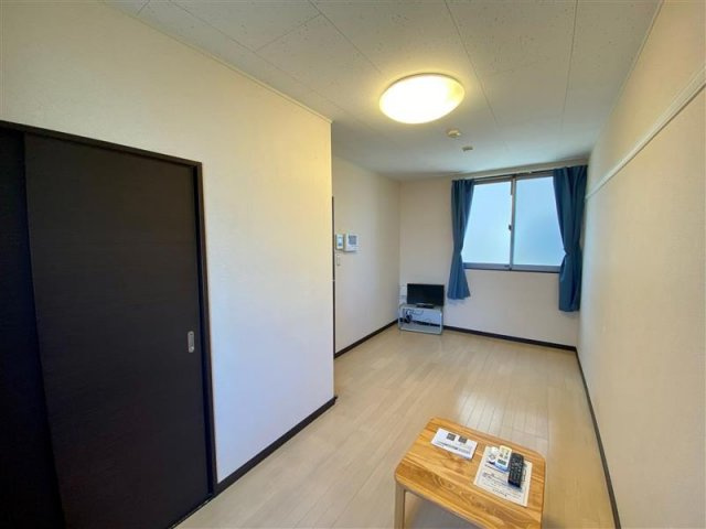 レオネクストプレシーウの居間・リビング