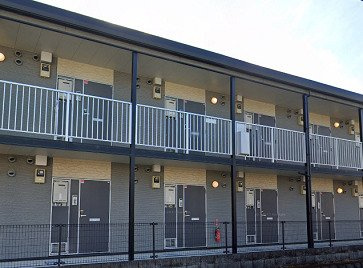 レオパレスプレヴェールの玄関